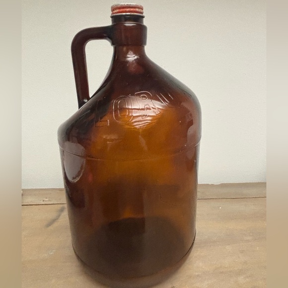 Vintage Amber Glass Clorox Jug with Handle 12.5 inches tall - Picture 6 of 7